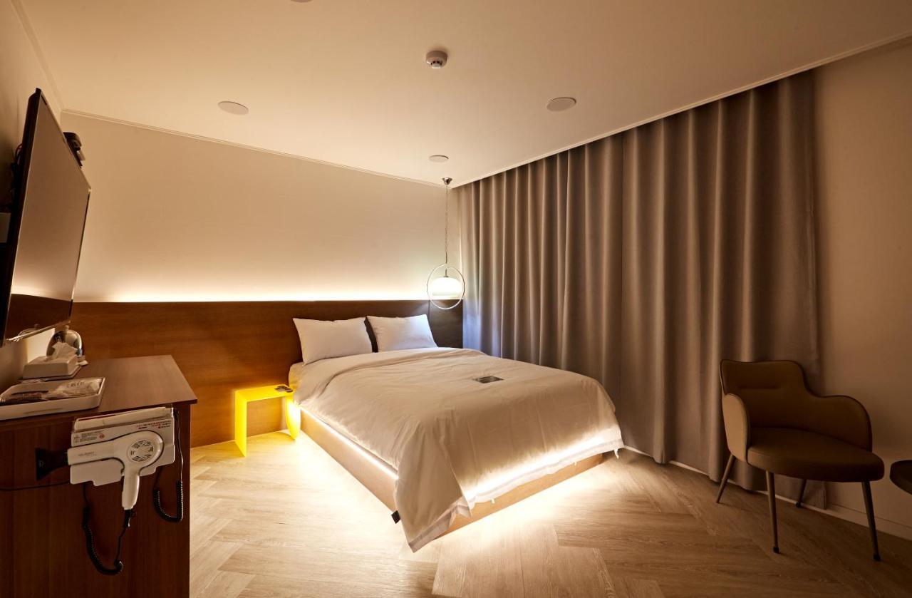 Hotel Sounds Jeonju Bagian luar foto