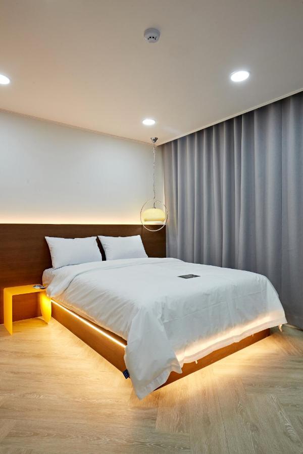 Hotel Sounds Jeonju Bagian luar foto